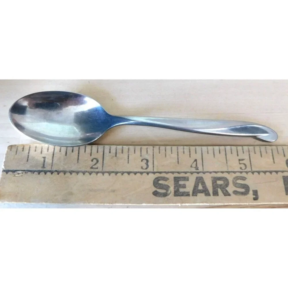 Lot of 9 International Stainless USA Space Pattern Teaspoon Spoons 5.5